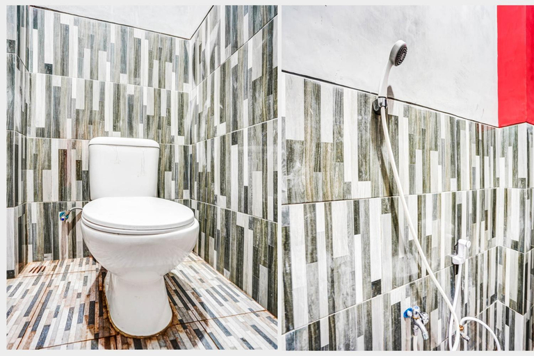 Bathroom 4, Hotel O Griyo Sonia, Surabaya