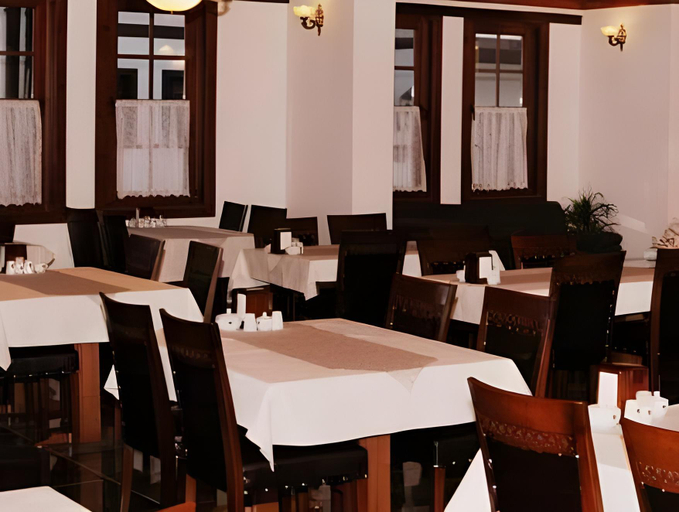 Food & Drinks 2, Simre Otel, Merkez