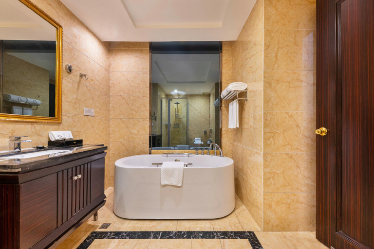 Bathroom 5, Country Garden Holiday Hotel Meizhou, Meizhou