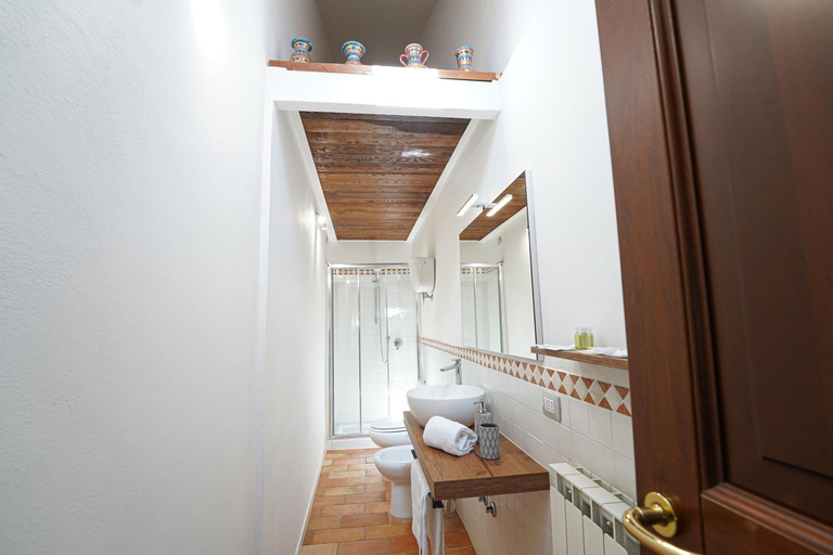 Bathroom 2, Il Cantico Suite, Perugia