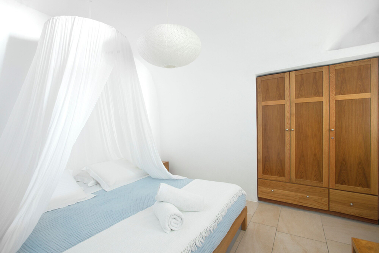 Room 5, Gabbiano Traditional Cave Houses, South Aegean