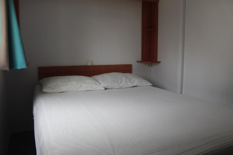 Bedroom 4, Camping Castell D'aro, Girona
