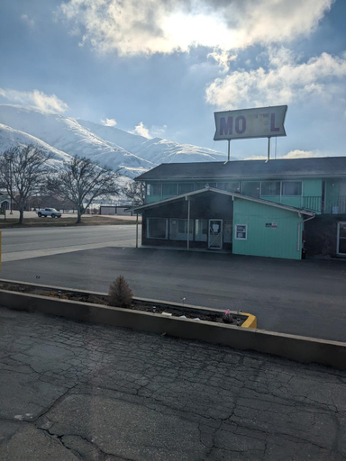 Public Area 3, Galaxie Motel, Box Elder