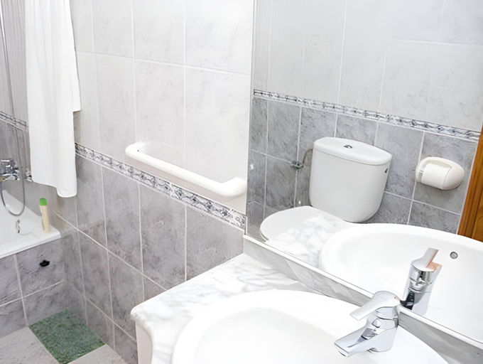 Bathroom 2, Hostal San Andres, Almería