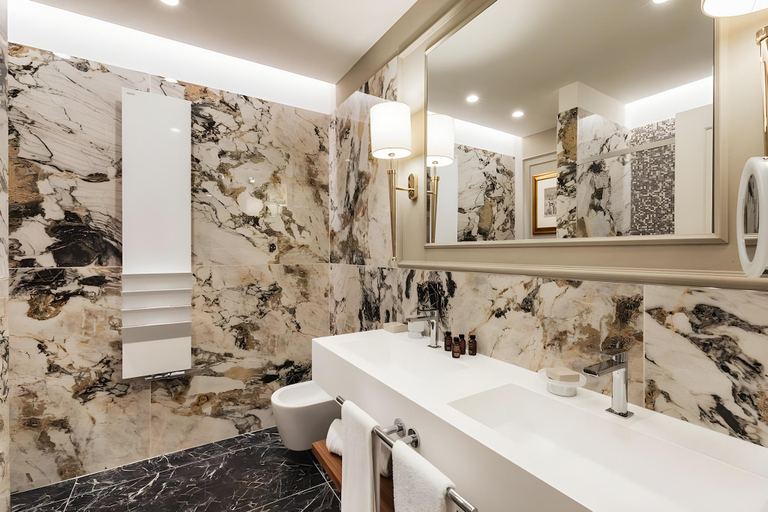 Bathroom 4, Palazzo di Varignana, Bologna