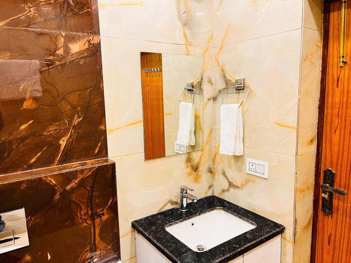 Bathroom 4, Hotel Green Galaxy - Green Park South Delhi, Delhi