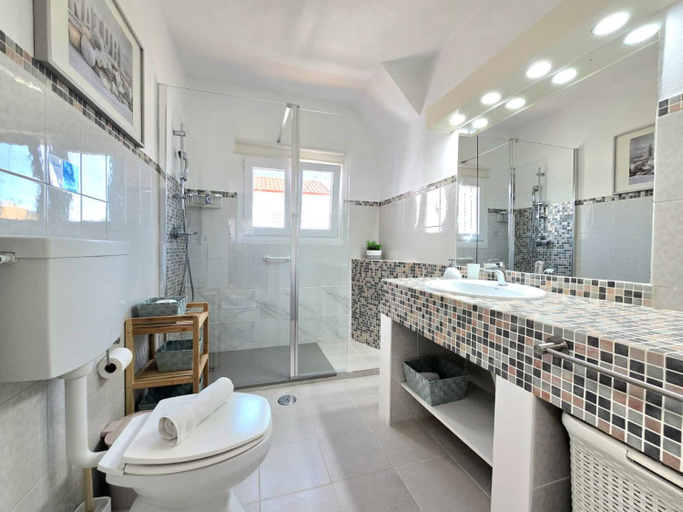 Bathroom, Villa Lydia, Faro