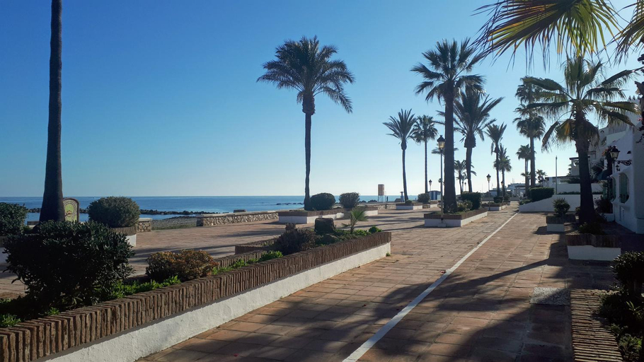 Others 3, Apartment on the beach, Puerto de La Duquesa, Málaga