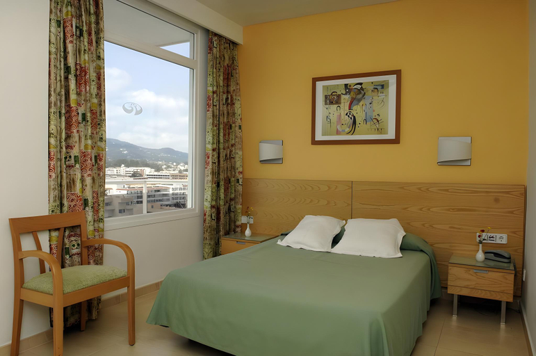 Bedroom 3, Fiesta Hotel Milord, Baleares