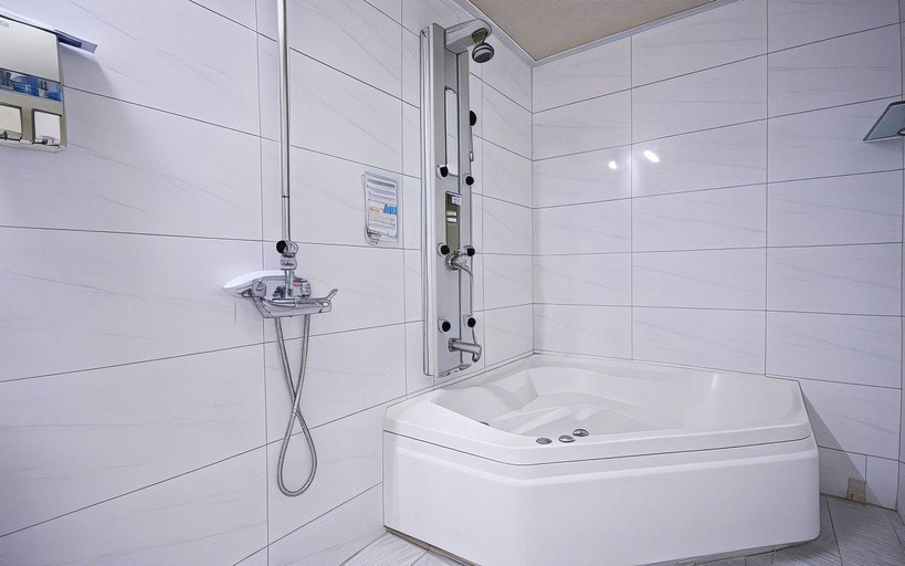 Bathroom, Daegu Icheondong W New York, Buk