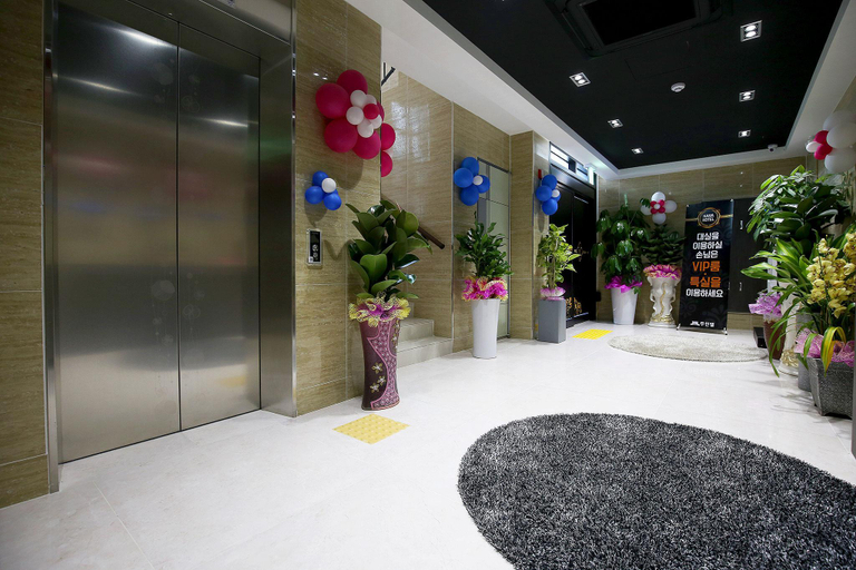 Others 5, Taean Hana Motel, Taean