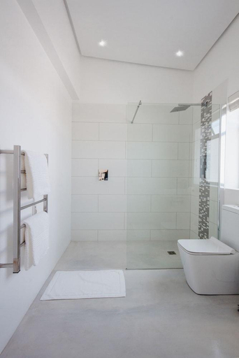 Bathroom 4, A Riverbed Guesthouse, Overberg