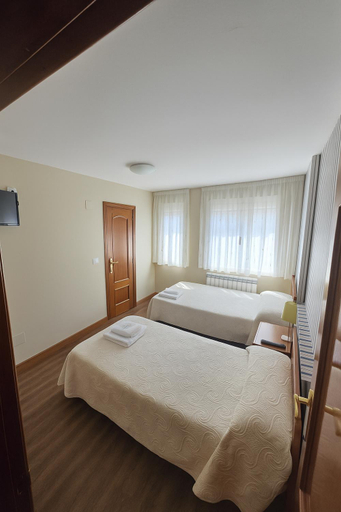 Bedroom 2, Pension Gelin, León