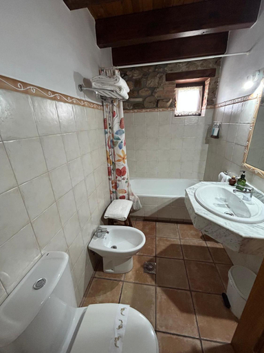 Bathroom 3, Posada la Estela de Barros, Cantabria