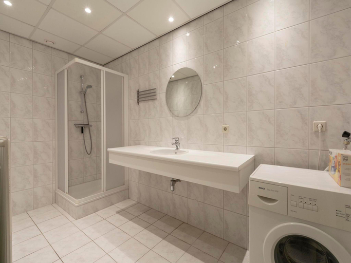 Bathroom, Apartment in Netherlands near the Beach, Zijpe