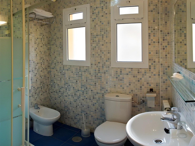 Bathroom 3, Hotel Mexico, Madrid