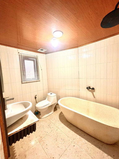 Bathroom 3, Kizuna Villa Dieng, Wonosobo