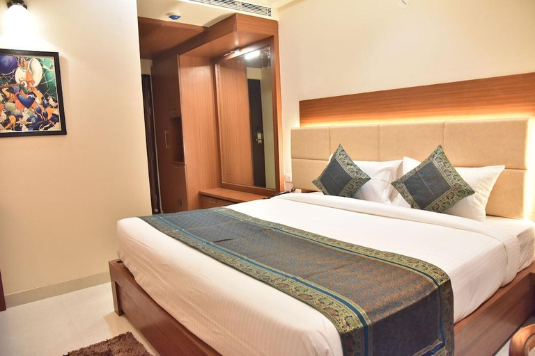Bedroom 3, Hotel Rk Grand, Varanasi