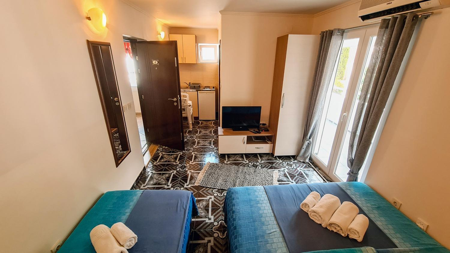 Others 3, Apartments Masa