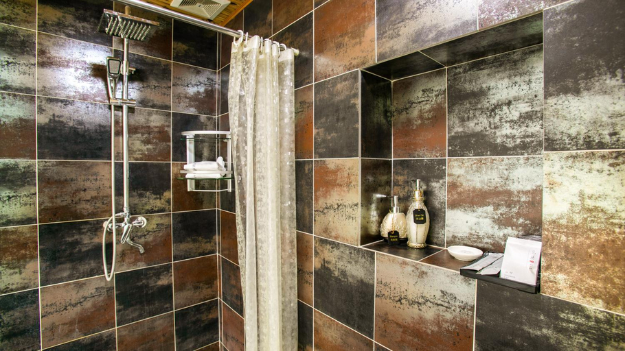 Bathroom 4, Pingyao Xinglongyi Courtyard Hotel, Jinzhong