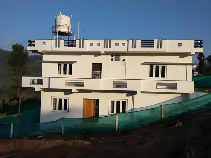 Exterior & Views
