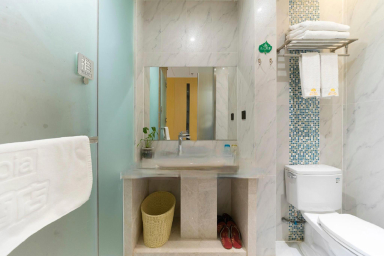 Bathroom 4, Weiyina Hotel, Shaoguan