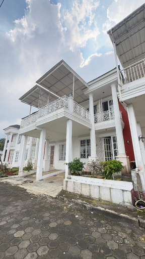 Others 2, Villa Blessing Hills A9, Bogor