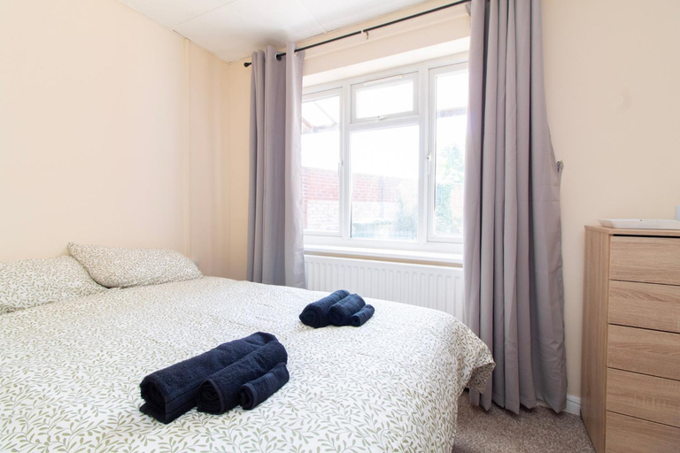 Bedroom 2, Brookvale Guest House Room 6, Southampton