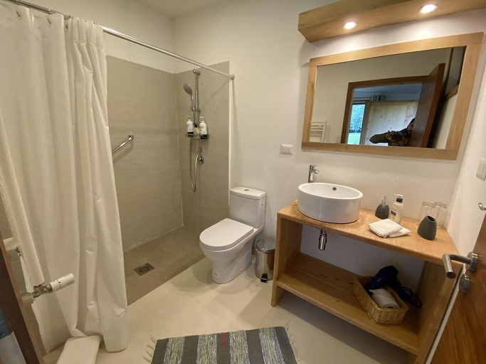 Bathroom 3, Patagonia House Hotel Boutique, Coihaique