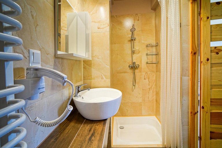 Bathroom 4, Willa Kwiatowa, Krosno