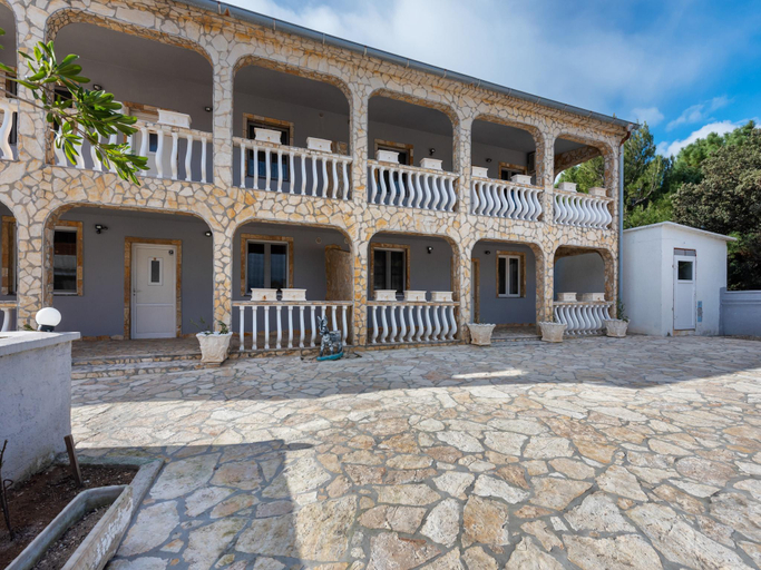 Exterior & Views, Homely Apartment in Vir with Balcony, Vir