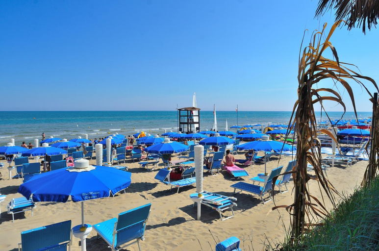 Others 2, Blue Marine Village, Foggia