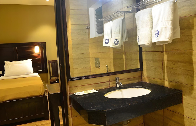 Bathroom, Ranis Grand, Coimbatore