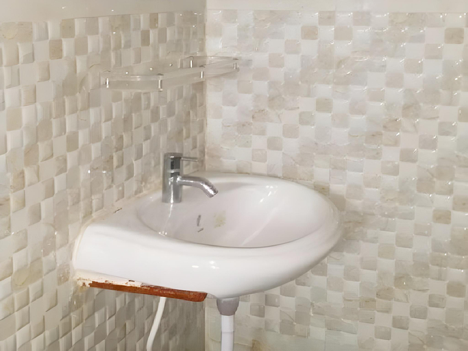 Bathroom 2, Hotel Prince, Kendujhar