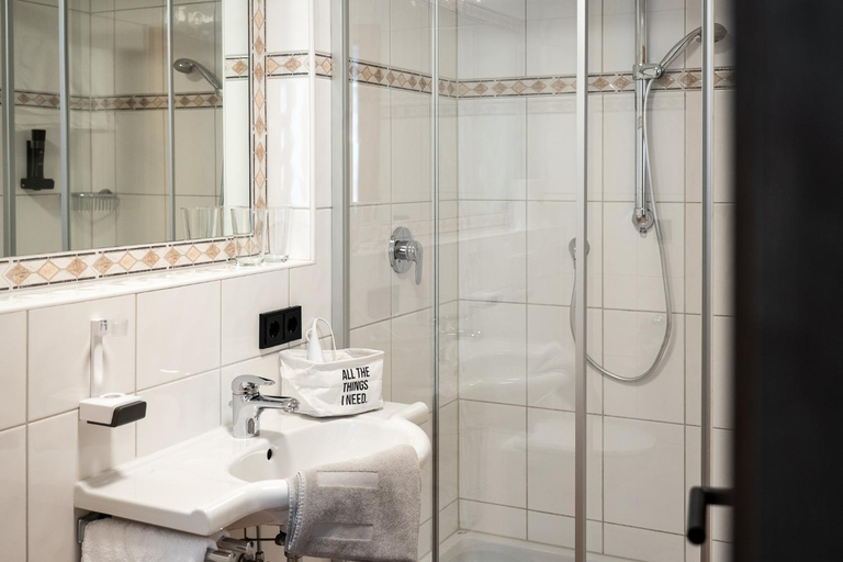 Bathroom 2, Gasthof Schontal, Sankt Johann im Pongau