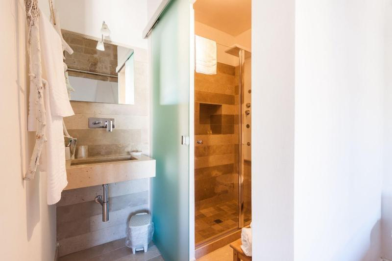 Bathroom 5, La Corte Vetere, Matera
