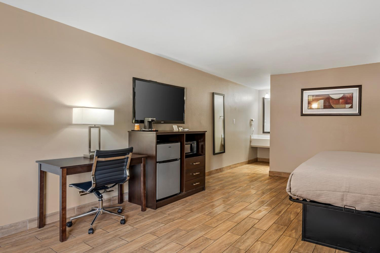 Bedroom, Quality Inn & Suites New Boston - Texarkana West, Bowie