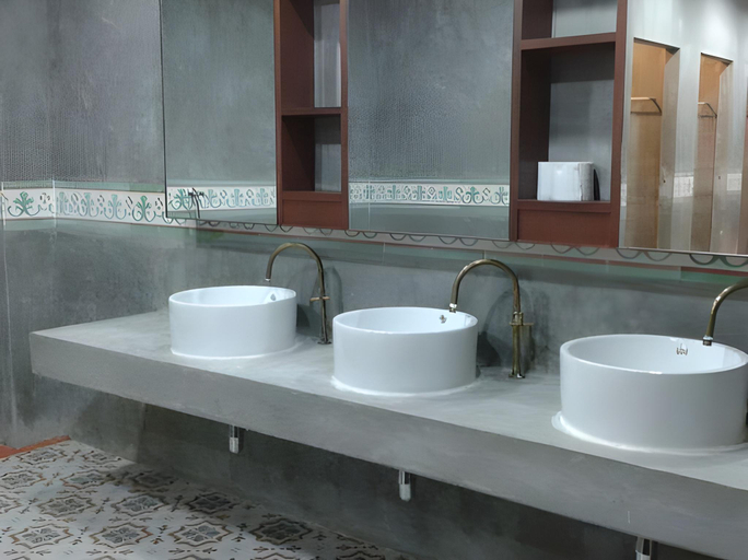 Bathroom 4, Sunny Hostel Phuket, Phuket Island