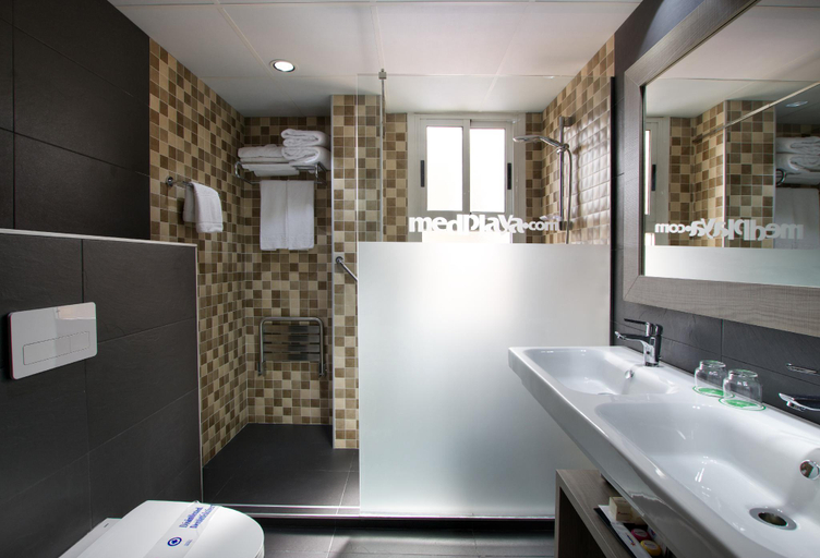 Bathroom 5, Medplaya Hotel Rio Park, Alicante