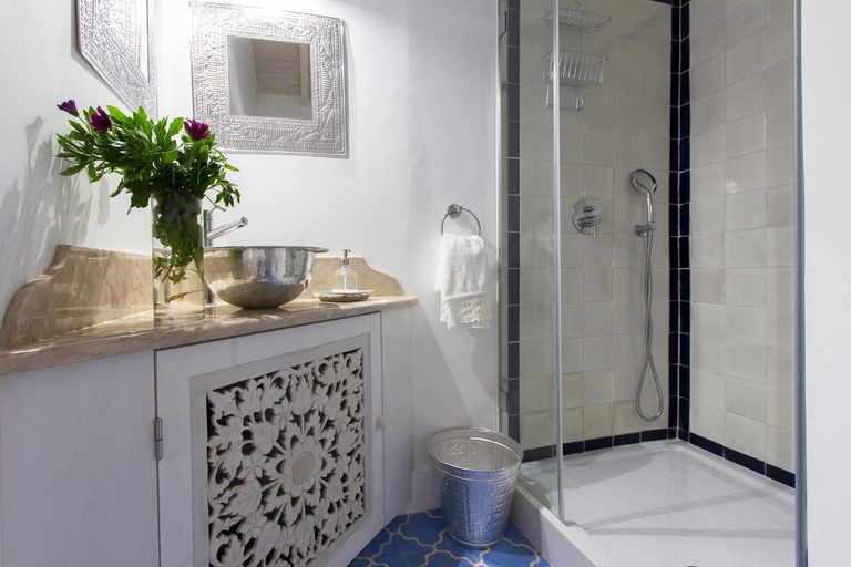 Bathroom 2, Villa Domingues, Lisbon