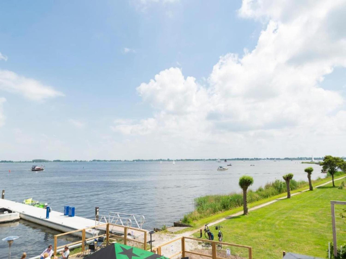 Surrounding environment 5, Houseboat in Offingawier With Sea View, Sneek