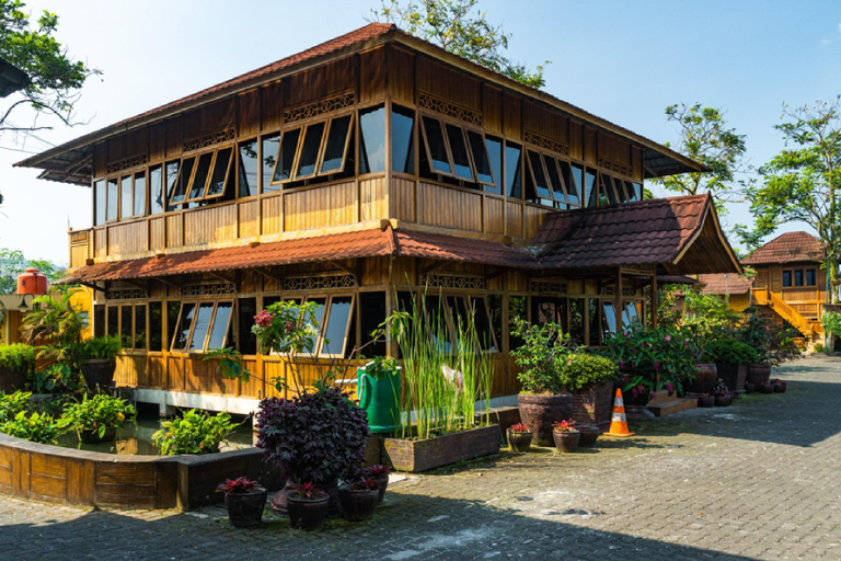Exterior & Views 1, RedDoorz Plus near Kota Bunga Cipanas, Cianjur
