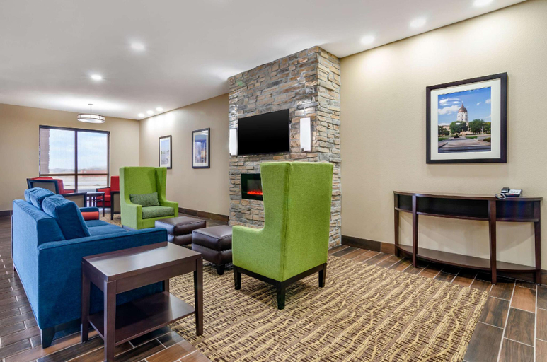 Public Area 3, Comfort Inn & Suites Salina North, Saline