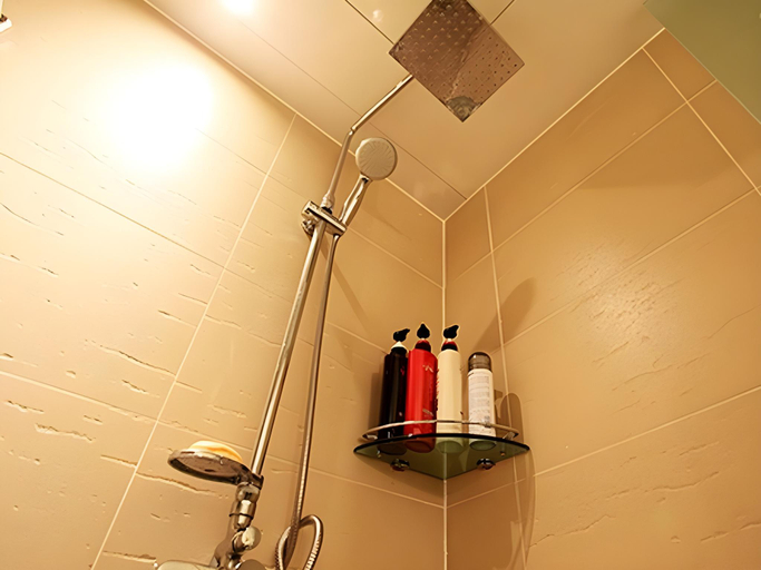 Bathroom 3, Hotel Lush, Guri