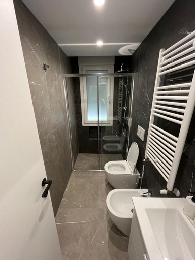 Bathroom 3, Villa Borghesi Suites Fronte Mare, Rimini