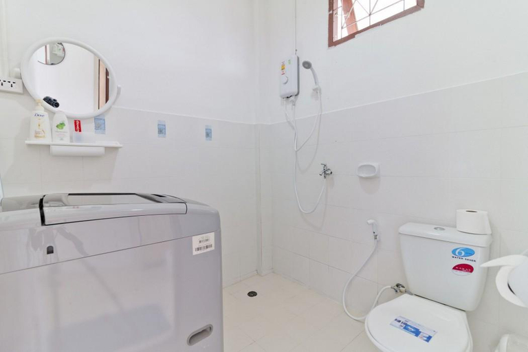 Bathroom 2, Chaweng Apartment, Ko Samui