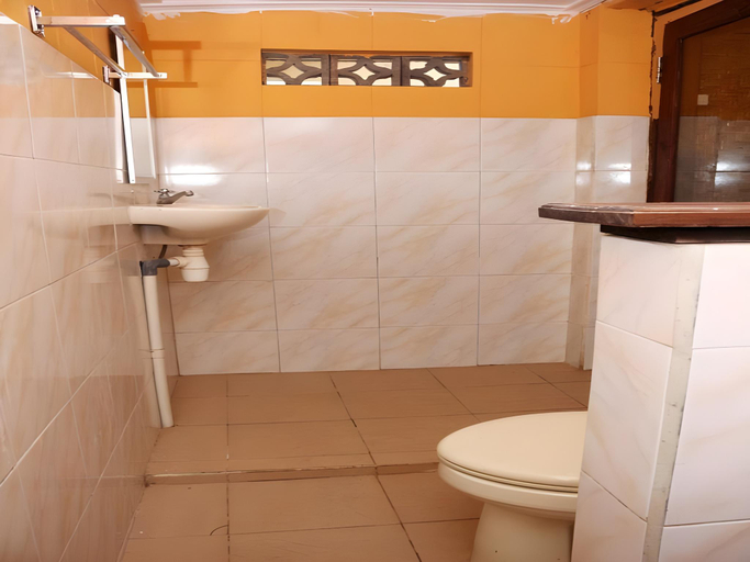Bathroom 5, Ijen Resto Banyuwangi Guest House, Banyuwangi