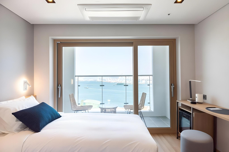 Bedroom 3, Connect Busan Hotel, Jung
