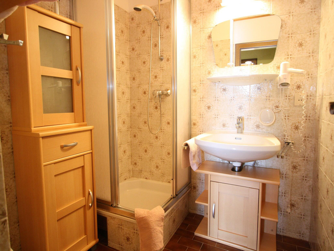 Bathroom 3, Apartment in Krispl near Hiking Trails, Hallein