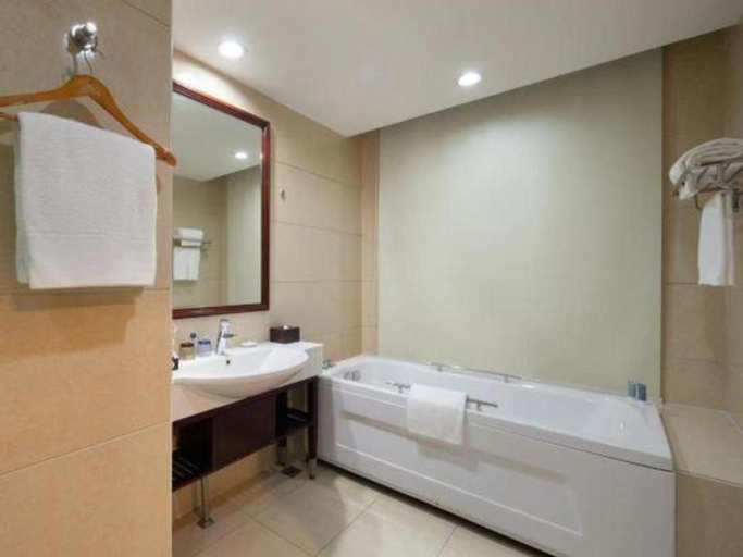 Bathroom 5, Country Garden Phoenix Hotel Yunfu, Yunfu